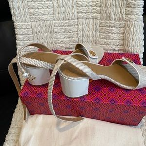 Brand new only worn a couple times Tory Burch sandals
